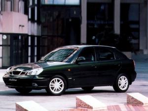 Daewoo Nubira Hatchback 1999 года